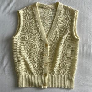 Vintage 70s cream knit vest